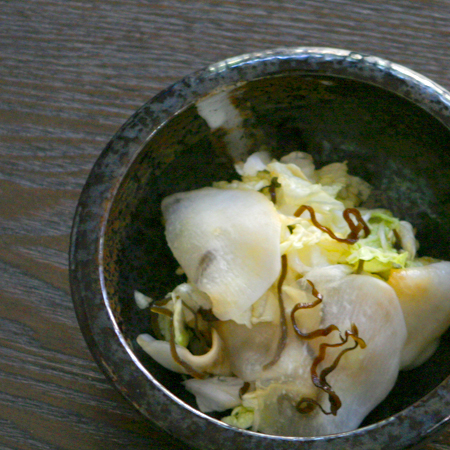 カブと白菜”の塩昆布の浅漬け